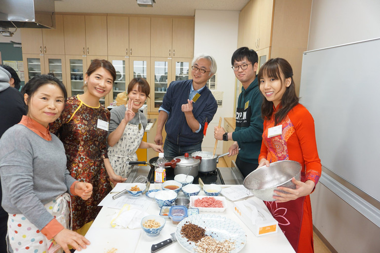 Thông qua việc dạy nấu các món ăn Việt, dự án đã tạo được cầu nối văn hóa, giới thiệu nét đẹp về đất nước, con người ra với bạn bè thế giới.