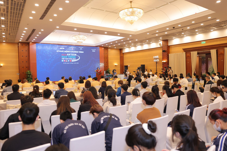 Toàn cảnh lễ phát động.