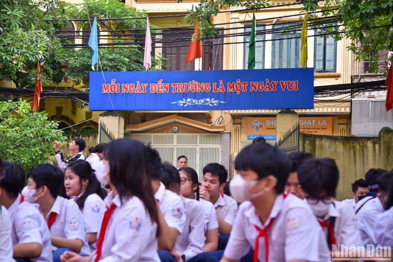 Mỗi ngày đến trường với các em sẽ đều là một ngày vui. (Ảnh: Nhật Quang)