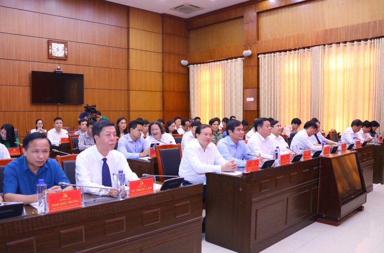 Các đại biểu tham gia lễ ký kết.