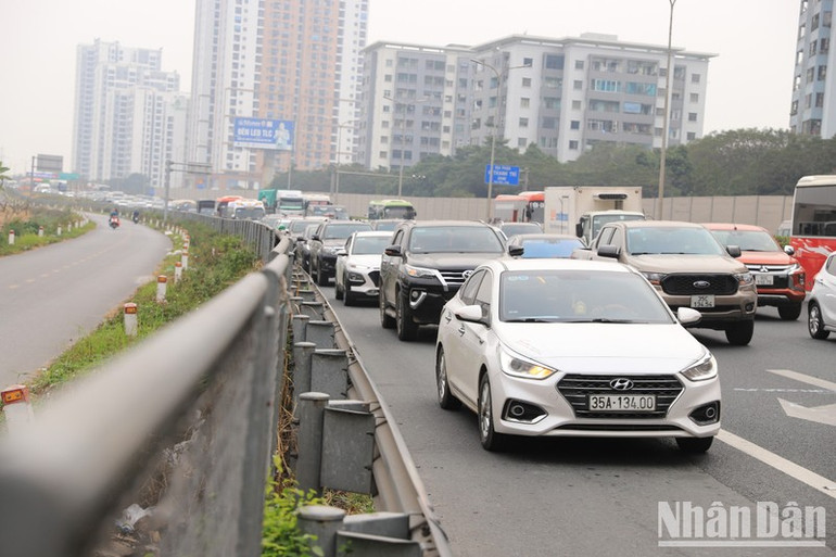 Theo đánh giá của Ủy ban an toàn giao thông quốc gia, 6 tháng đầu năm 2023, số vụ ùn, tắc giao thông trong các dịp cao điểm được kéo giảm so với cùng kỳ năm 2022. Theo đánh giá của Ủy ban an toàn giao thông quốc gia, 6 tháng đầu năm 2023, số vụ ùn, tắc giao thông trong các dịp cao điểm được kéo giảm so với cùng kỳ năm 2022.