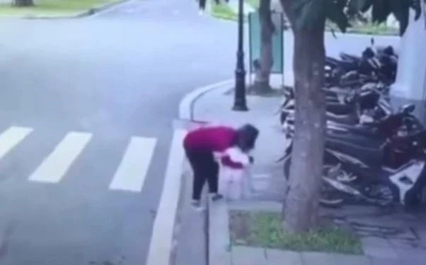 Hình ảnh được chia sẻ trên mạng được cho là đối tượng bắt cóc trẻ em. (Ảnh: TTXVN)