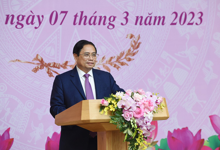 Thủ tướng Chính phủ Phạm Minh Chính phát biểu tại cuộc gặp mặt đại diện nữ lãnh đạo, quản lý các cơ quan Trung ương và trao giải thưởng Kovalevskaia năm 2022. Thủ tướng Chính phủ Phạm Minh Chính phát biểu tại cuộc gặp mặt đại diện nữ lãnh đạo, quản lý các cơ quan Trung ương và trao giải thưởng Kovalevskaia năm 2022.