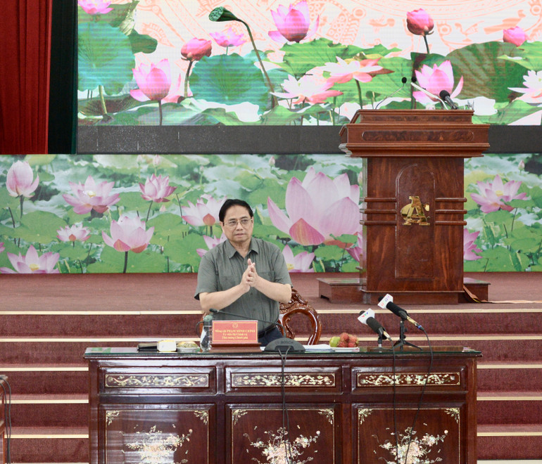 Thủ tướng Phạm Minh Chính chủ trì cuộc họp với các tỉnh, thành phố vùng Đồng bằng sông Cửu Long về tình hình và giải pháp khắc phục tình trạng sạt lở ven sông, ven biển trên địa bàn.