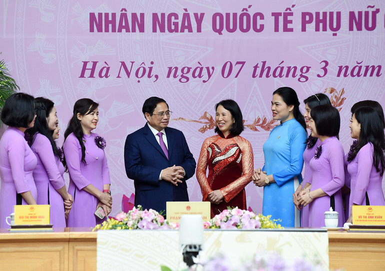 Thủ tướng Phạm Minh Chính gặp gỡ các đại biểu. Thủ tướng Phạm Minh Chính gặp gỡ các đại biểu.