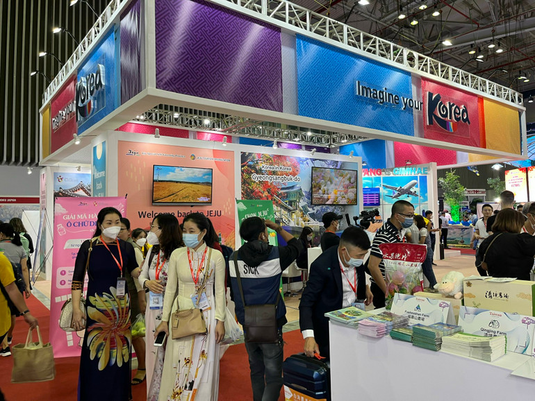 Trung tâm Hội chợ và Triển lãm Sài Gòn (SECC) thường xuyên tổ chức các sự kiện lớn của Thành phố.