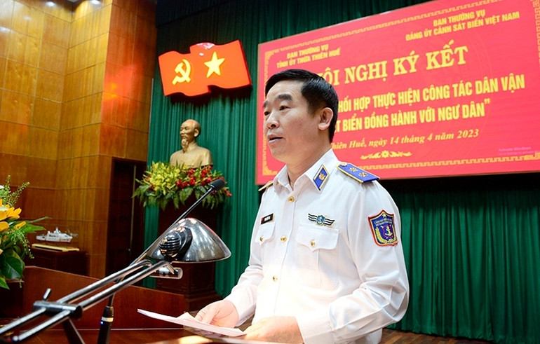 Trung tướng Bùi Quốc Oai, Bí thư Đảng ủy, Chính ủy Cảnh sát biển Việt Nam phát biểu tại buổi ký kết. Trung tướng Bùi Quốc Oai, Bí thư Đảng ủy, Chính ủy Cảnh sát biển Việt Nam phát biểu tại buổi ký kết.