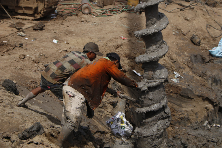 Chạy đua với thời gian để cứu người...