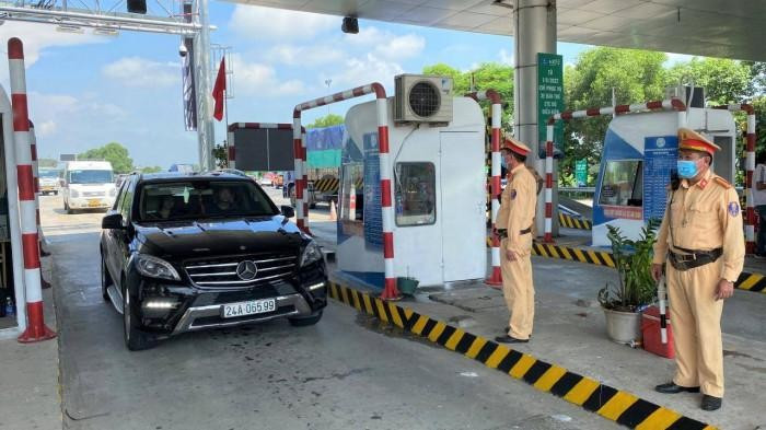 Thu phí ETC trên cao tốc Nội Bài-Lào Cai. Thu phí ETC trên cao tốc Nội Bài-Lào Cai.