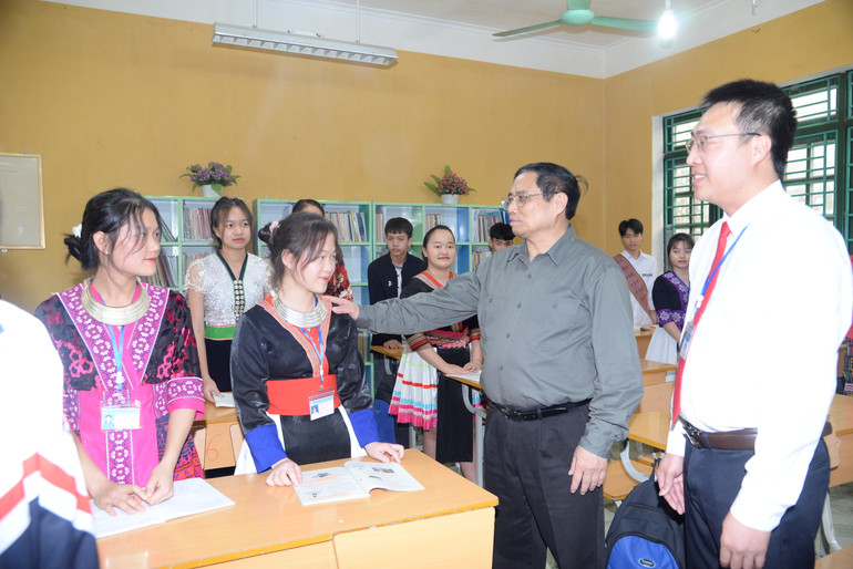 Thủ tướng Phạm Minh Chính và các đồng chí lãnh đạo Thủ tướng Phạm Minh Chính và các đồng chí lãnh đạo