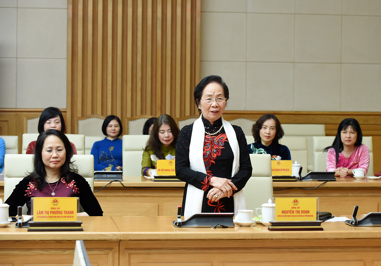 Nguyên Phó Chủ tịch nước Nguyễn Thị Doan, Chủ tịch Ủy ban Giải thưởng Kovalevskaia: Hồ sơ của nữ cán bộ khoa học gửi tham gia Giải thưởng Kovalevskaia rất nhiều và rất có chất lượng, hồ sơ nào cũng rất xứng đáng. Nguyên Phó Chủ tịch nước Nguyễn Thị Doan, Chủ tịch Ủy ban Giải thưởng Kovalevskaia: Hồ sơ của nữ cán bộ khoa học gửi tham gia Giải thưởng Kovalevskaia rất nhiều và rất có chất lượng, hồ sơ nào cũng rất xứng đáng.