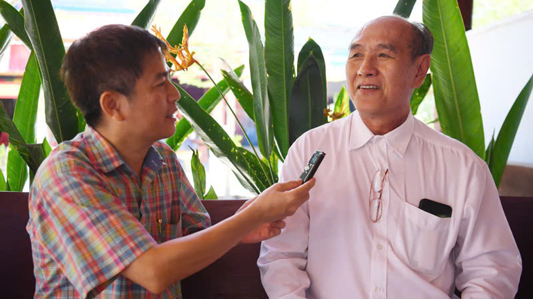 Ông Ninh Viết Thông nhớ về kỷ niệm cách đây 50 năm. Ông Ninh Viết Thông nhớ về kỷ niệm cách đây 50 năm.