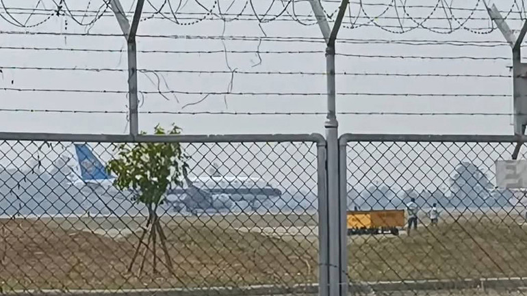 Máy bay hãng hàng không China Southern Airlines tại sân bay quốc tế Mae Sot, tỉnh Tak, Thái Lan đưa công dân Trung Quốc về nước. (Ảnh: NBT)