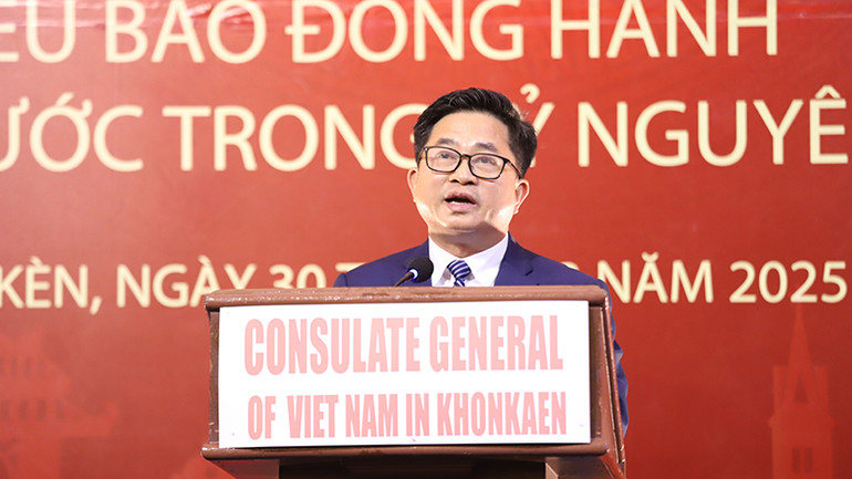 Tổng Lãnh sự Đinh Hoàng Linh khẳng định cộng đồng người Việt Nam ở nước ngoài là nguồn lực quan trọng của dân tộc Việt Nam. (Ảnh: CTV)