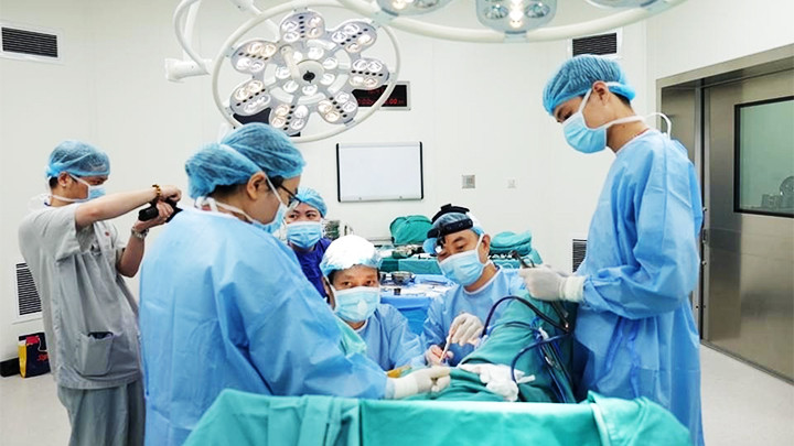 Nhiều bệnh viện đã khắc phục được tình trạng thiếu thuốc, vật tư y tế để phục vụ công tác điều trị.