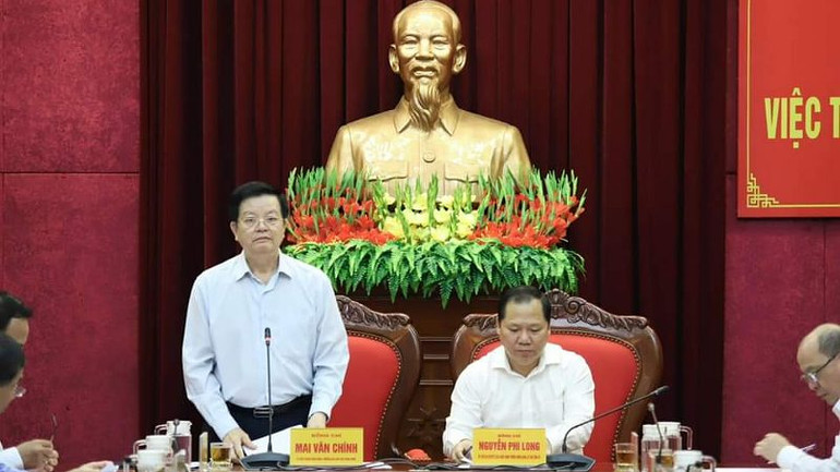 Đồng chí Mai Văn Chính phát biểu tại buổi làm việc.