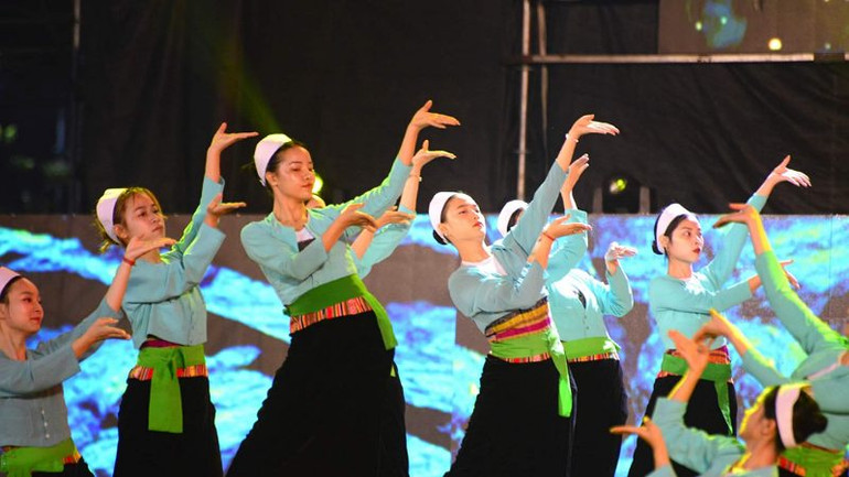 Nhiều tiết mục nghệ thuật đặc sắc được trình diễn tại Tuần lễ Văn hóa - Du lịch Hòa Bình.