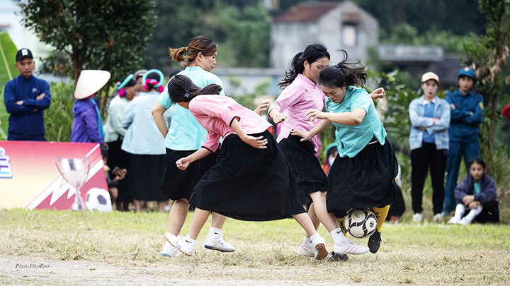 Các trận đấu diễn ra sôi động và kịch tính.