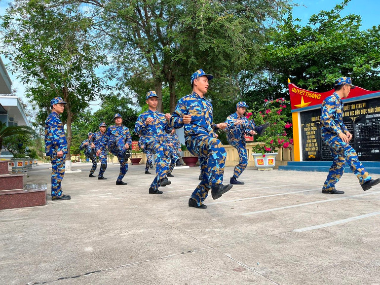 Giờ tập luyện của các chiến sĩ Cảnh sát biển.