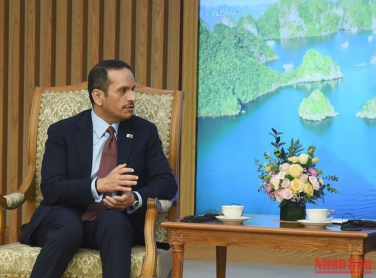 Ngài Sheikh Mohammed bin Abdulrahman Al-Thani, Phó Thủ tướng, Bộ trưởng Ngoại giao Nhà nước Qatar phát biểu tại buổi tiếp.