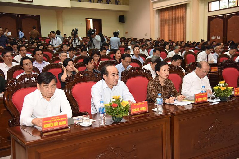 Các đại biểu tham dự hội nghị.