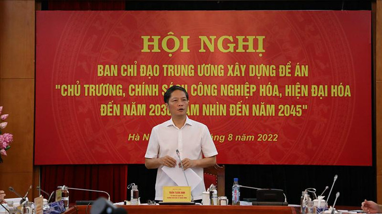 Đồng chí Trần Tuấn Anh, Ủy viên Bộ Chính trị, Trưởng Ban Kinh tế Trung ương phát biểu tại Hội nghị. Đồng chí Trần Tuấn Anh, Ủy viên Bộ Chính trị, Trưởng Ban Kinh tế Trung ương phát biểu tại Hội nghị.