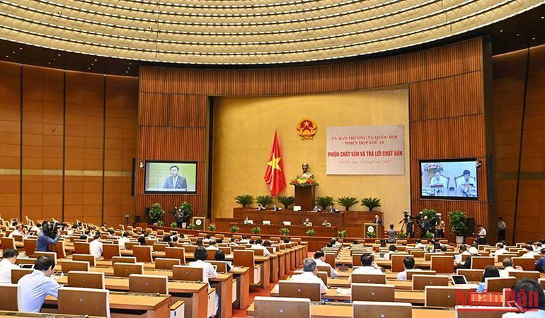 Phiên chất vấn và trả lời chất vấn tại phiên họp thứ 14 Ủy ban Thường vụ Quốc hội. (Ảnh: Duy Linh)