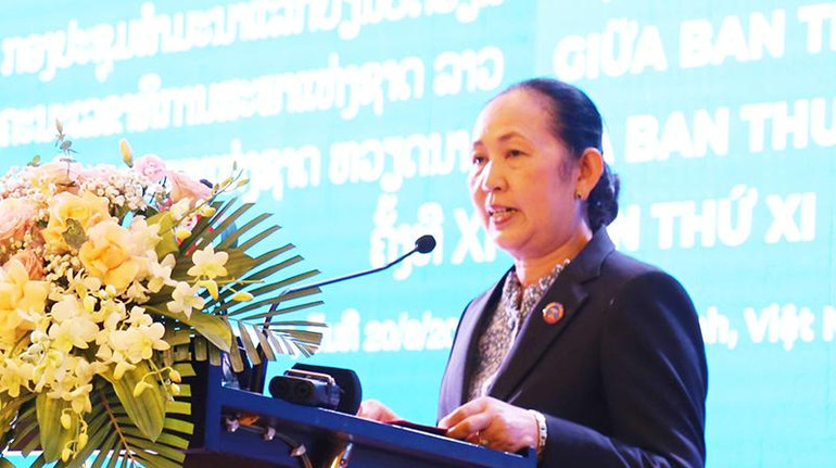 Tổng Thư ký Quốc hội Lào Pingkham Lasasimma phát biểu tại Hội thảo.