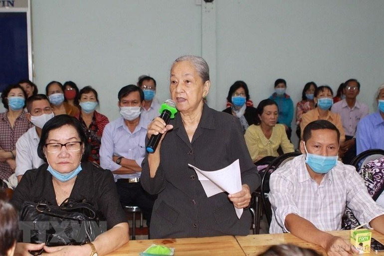 Bà Nguyễn Thị Nguyệt, đại diện người cao tuổi phường Cô Giang, Quận 1, phát biểu tại Hội nghị đối thoại với người cao tuổi về chính sách người cao tuổi tại Thành phố Hồ Chí Minh (11/11/2020). (Ảnh: Thanh Vũ/TTXVN)