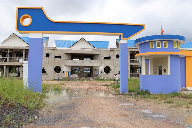 Công trình trường mần non số 1 ở dự án khu tái định cư Lộc An-Bình Sơn đã hoàn thành xây dựng hơn 80% tổng khối lượng thi công.