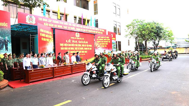 Lực lượng Công an tỉnh Đắk Lắk ra quân thực hiện đợt cao điểm tấn công trấn áp tội phạm, bảo đảm an ninh trật tự thời gian trước, trong và sau Tết Nguyên đán Quý Mão 2023.