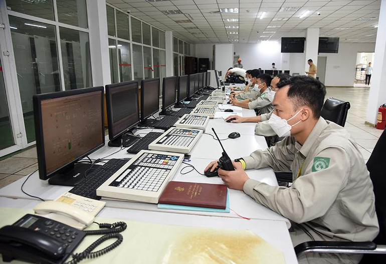 Phòng điều khiển trung tâm tại Nhà máy đạm Hà Bắc (Bắc Giang). (Ảnh Trần Hải)