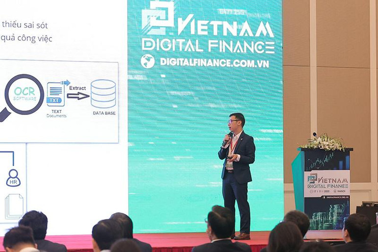 Ông Lê Việt Thanh - Phó Giám đốc Trung tâm Nền tảng và Phân tích dữ liệu - FPT IS nhấn mạnh tầm quan trọng của việc áp dụng Big Data, AI để quản lý dữ liệu.