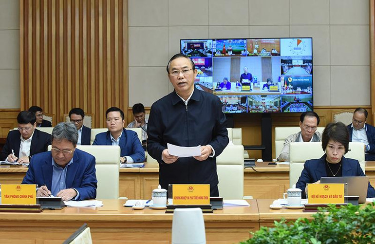 Đại diện Bộ Nông nghiệp và Phát triển nông thôn báo cáo kết quả triển khai các giải pháp chống khai thác IUU, thực hiện các khuyến nghị của EC.