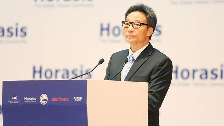 Phó Thủ tướng Vũ Đức Đam phát biểu ý kiến tại Diễn đàn.