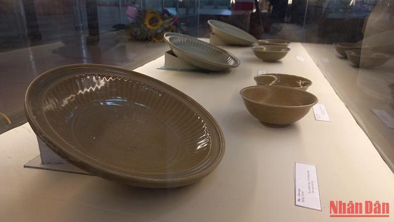 Cổ vật khai quật từ những con tàu cổ đắm trên vùng biển Quảng Ngãi.