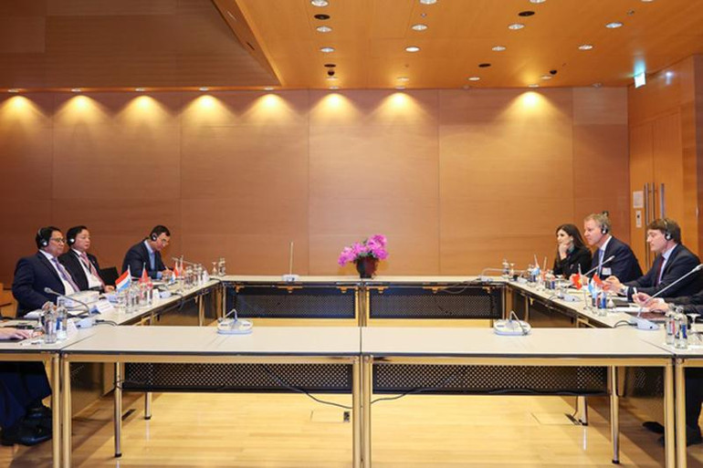 Thủ tướng Phạm Minh Chính tiếp lãnh đạo tập đoàn Cargolux. (Ảnh: NHẬT BẮC)