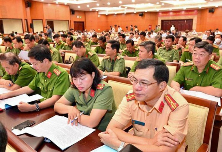 Các đại biểu dự hội nghị.