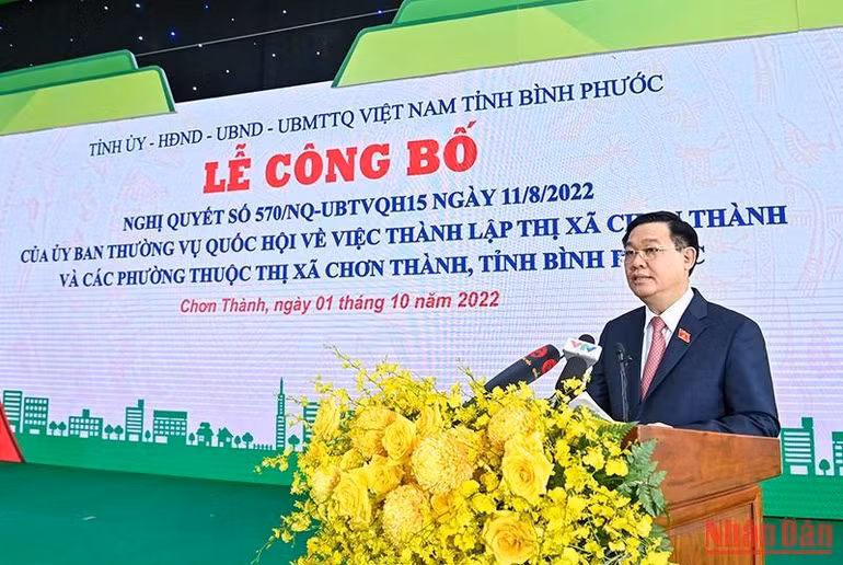 Chủ tịch Quốc hội Vương Đình Huệ phát biểu tại buổi lễ công bố. Chủ tịch Quốc hội Vương Đình Huệ phát biểu tại buổi lễ công bố.