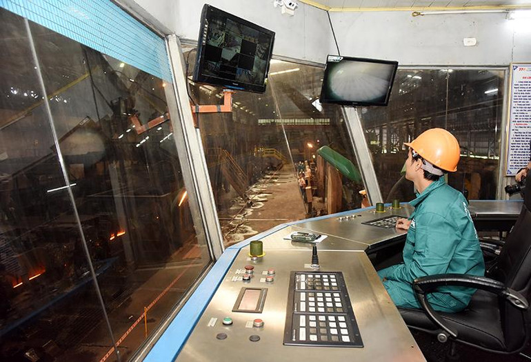Phòng điều khiển, vận hành của Nhà máy cán thép Thái Trung (thuộc TISCO). (Ảnh: Trần Hải)