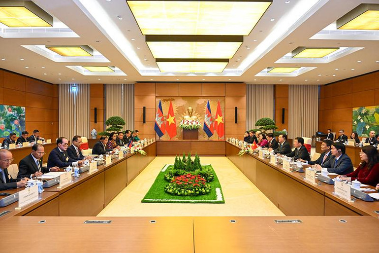 Quang cảnh buổi hội đàm tại Nhà Quốc hội.