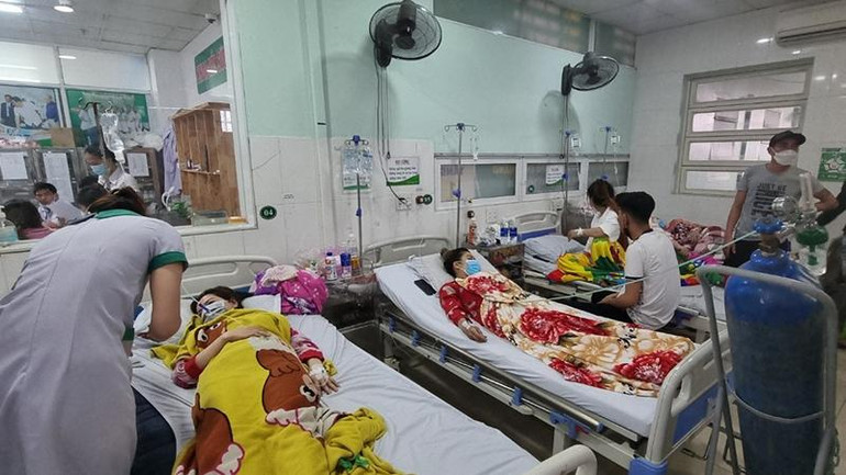 Nạn nhân bị thương trong vụ cháy đặc biệt nghiêm trọng tại cơ sở karaoke ở Bình Dương. Nạn nhân bị thương trong vụ cháy đặc biệt nghiêm trọng tại cơ sở karaoke ở Bình Dương.