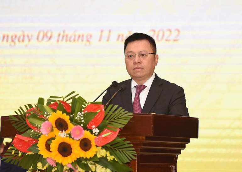 Đồng chí Lê Quốc Minh, Ủy viên Trung ương Đảng, Tổng Biên tập Báo Nhân Dân, Phó Trưởng Ban Tuyên giáo Trung ương, Chủ tịch Hội Nhà báo Việt Nam phát biểu tại hội nghị.