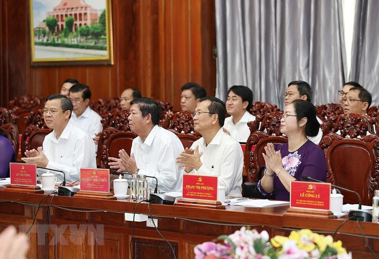 Đại diện lãnh đạo tỉnh Hậu Giang tham dự buổi làm việc. (Ảnh: Dương Giang/TTXVN) Đại diện lãnh đạo tỉnh Hậu Giang tham dự buổi làm việc. (Ảnh: Dương Giang/TTXVN)