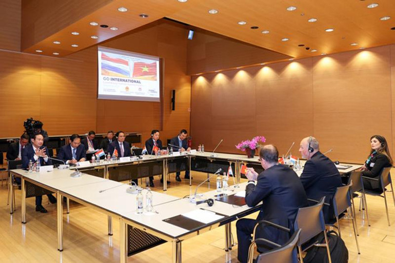 Thủ tướng Phạm Minh Chính tiếp lãnh đạo tập đoàn B-Medical Systems. (Ảnh: NHẬT BẮC)