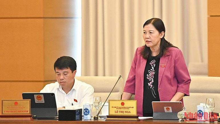 Chủ nhiệm Ủy ban Tư pháp Lê Thị Nga phát biểu ý kiến tại phiên họp. (Ảnh Duy Linh)