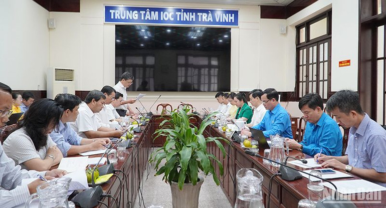 Lãnh đạo Tỉnh ủy, các sở, ban, ngành tỉnh Trà Vinh làm việc với đoàn công tác của Tổng Liên đoàn Lao động Việt Nam.
