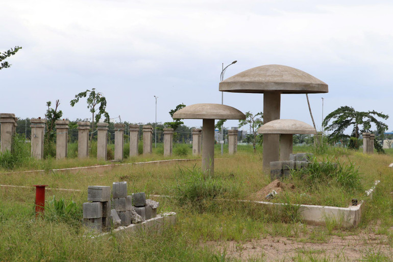 Khu vực trong khuôn viên trường mần non. Khu vực trong khuôn viên trường mần non.