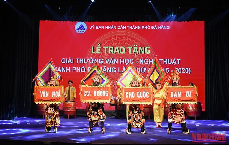 Văn học-nghệ thuật đóng góp một phần cho sự phát triển của thành phố Đà Nẵng.