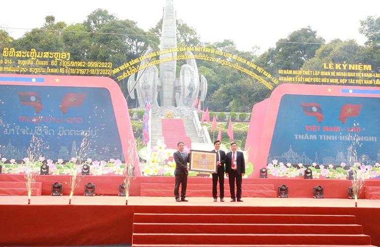 Vun đắp tình đoàn kết hữu nghị đặc biệt nơi biên giới ảnh 4